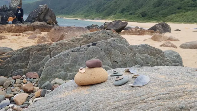 Pebble fun at Kinnagoe